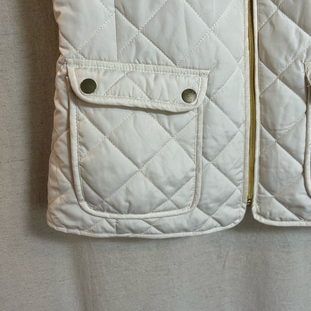 St. John's Bay White Quilted Sleeveless Vest - Picture 5 of 8